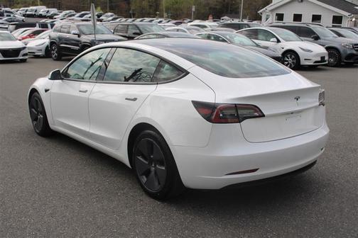 Pearl White Multi-Coat 2023 Tesla Model 3 Standard Range Plus