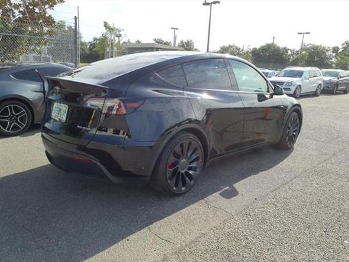 2022 Tesla Model Y Performance Dual Motor All-Wheel Drive