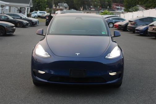 2022 Tesla Model Y Long Range Dual Motor All-Wheel Drive