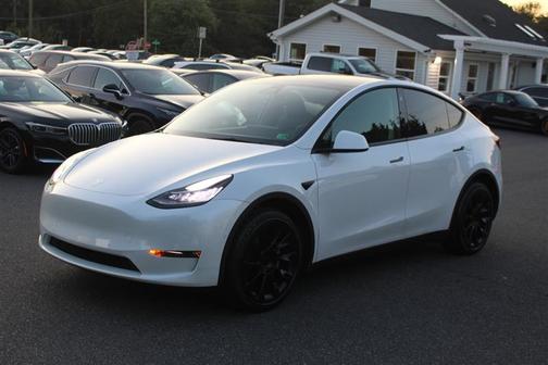 2022 Tesla Model Y Long Range Dual Motor All-Wheel Drive