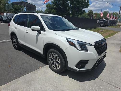 Crystal White Pearl 2024 Subaru Forester Premium