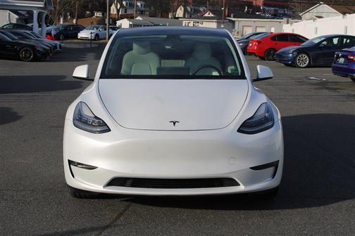 2022 Tesla Model Y Long Range Dual Motor All-Wheel Drive