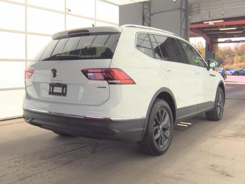 2024 Volkswagen Tiguan 2.0T SE 4MOTION