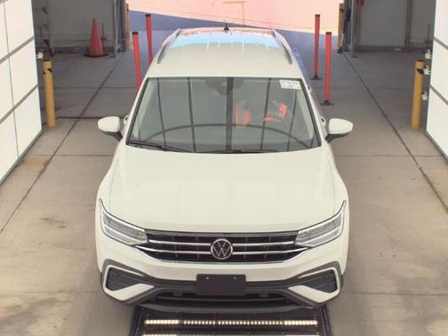 2024 Volkswagen Tiguan 2.0T SE 4MOTION