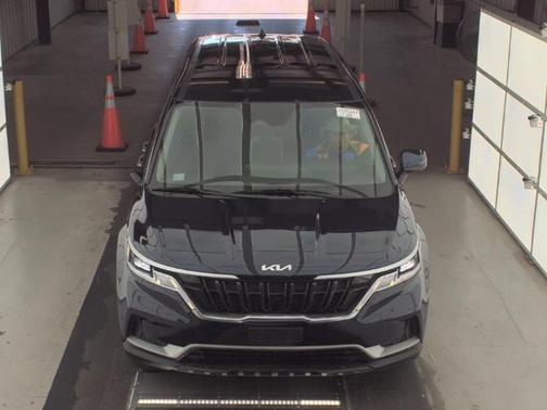 2022 Kia Carnival LX