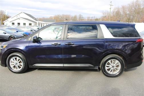 2022 Kia Carnival LX