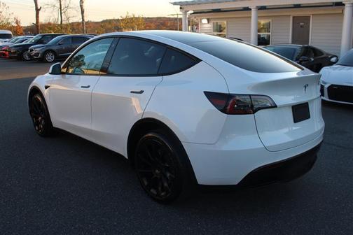 2023 Tesla Model Y Long Range Dual Motor All-Wheel Drive