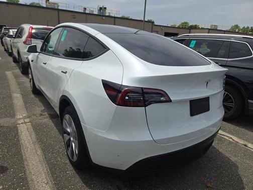 2022 Tesla Model Y Long Range Dual Motor All-Wheel Drive