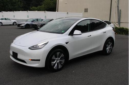 2022 Tesla Model Y Long Range Dual Motor All-Wheel Drive