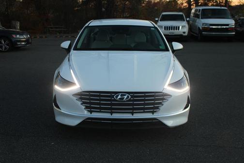 2023 Hyundai SONATA Hybrid Base