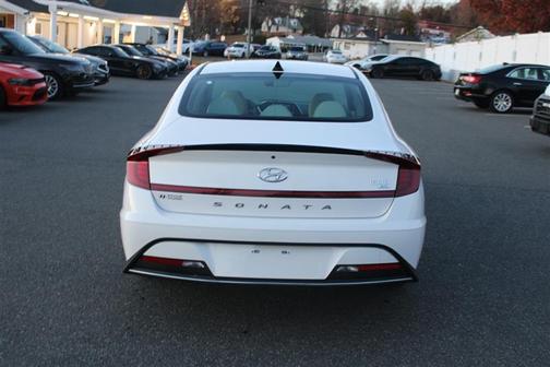 2023 Hyundai SONATA Hybrid Base