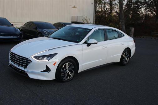 2023 Hyundai SONATA Hybrid Base