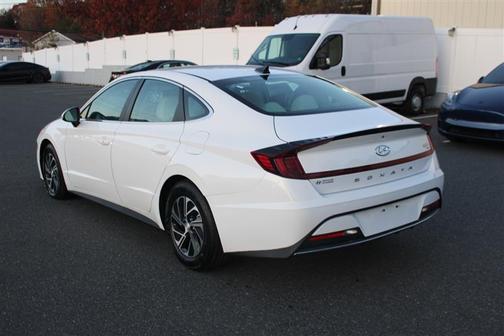 2023 Hyundai SONATA Hybrid Base