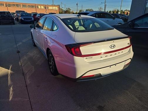 2023 Hyundai SONATA Hybrid Base