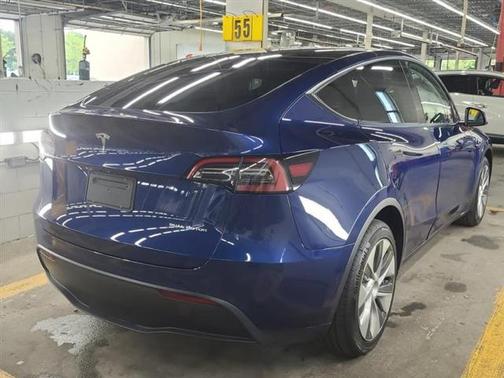 2022 Tesla Model Y Long Range Dual Motor All-Wheel Drive