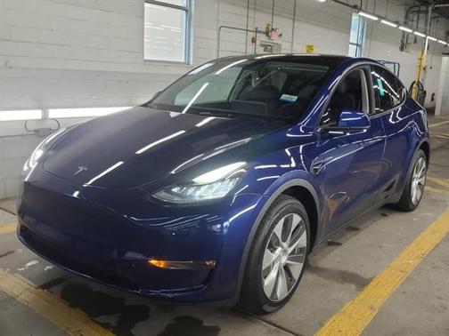 2022 Tesla Model Y Long Range Dual Motor All-Wheel Drive
