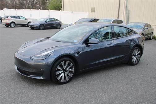 Midnight Silver Metallic 2022 Tesla Model 3 Long Range