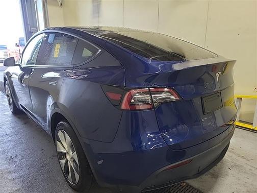 2022 Tesla Model Y Long Range Dual Motor All-Wheel Drive