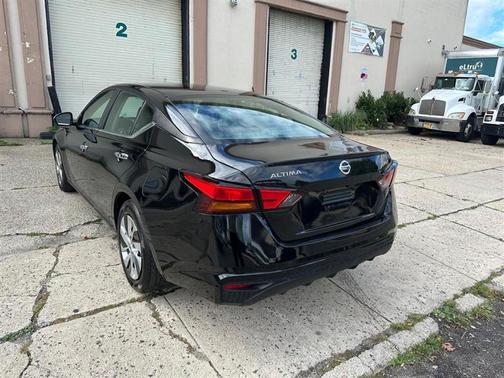 2022 Nissan Altima S FWD
