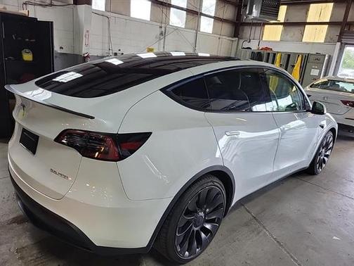 2022 Tesla Model Y Performance Dual Motor All-Wheel Drive