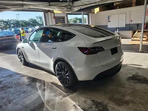 2022 Tesla Model Y Performance Dual Motor All-Wheel Drive