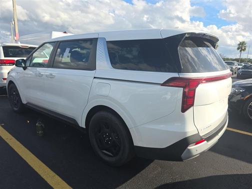2025 Kia Carnival LXS