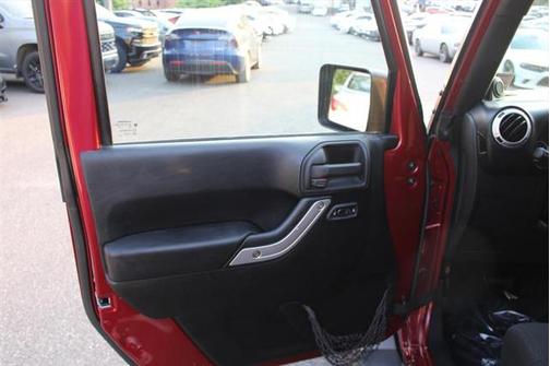 2012 Jeep Wrangler Unlimited Sahara
