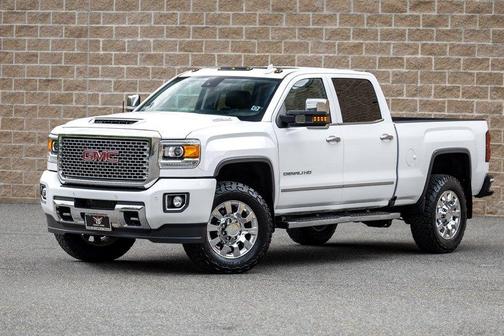 White 2017 GMC Sierra 2500 Denali