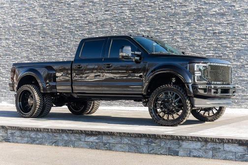Black 2022 Ford F-450
