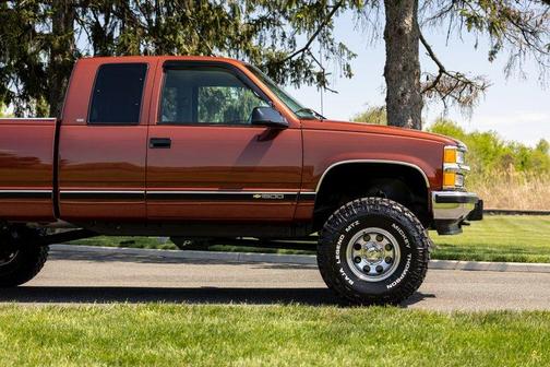 Maroon 1998 Chevrolet 1500