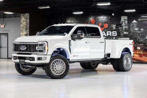 White 2023 Ford F-450 Platinum