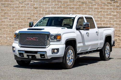 White 2017 GMC Sierra 2500 Denali