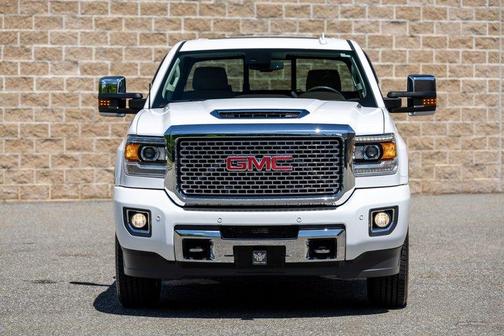 White 2017 GMC Sierra 2500 Denali