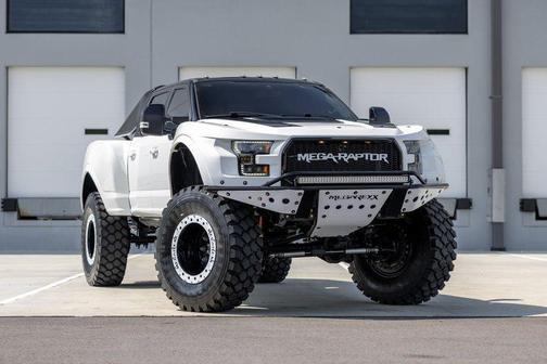 White 2022 Ford F-250 Lariat