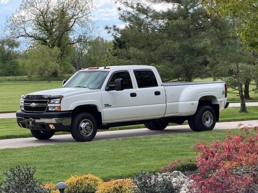 White 2007 Chevrolet Silverado 3500