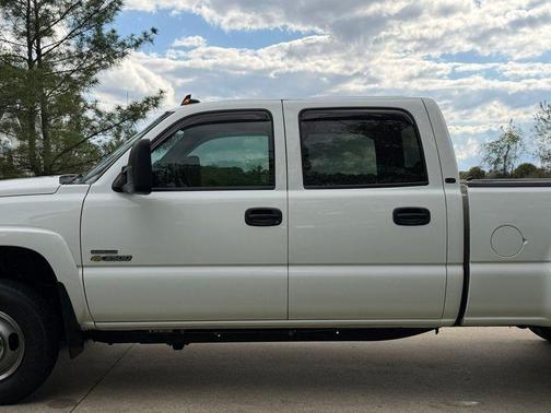 White 2007 Chevrolet Silverado 3500