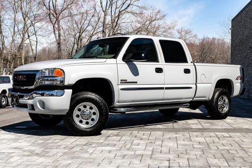 White 2005 GMC Sierra 2500 SLE