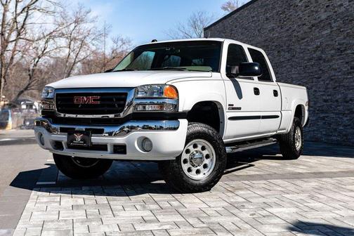 White 2005 GMC Sierra 2500 SLE
