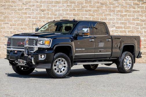 Black 2017 GMC Sierra 2500 Denali