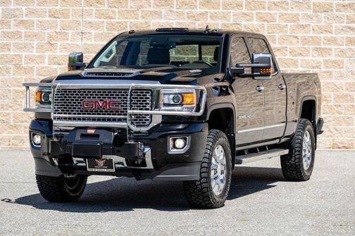 Black 2017 GMC Sierra 2500 Denali