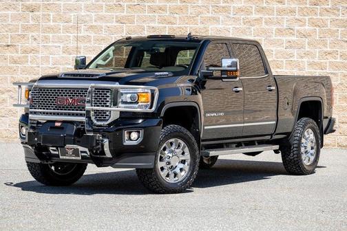 Black 2017 GMC Sierra 2500 Denali