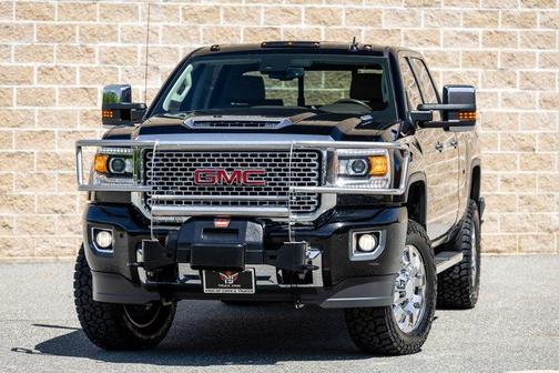 Black 2017 GMC Sierra 2500 Denali
