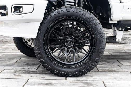 White 2023 Ford F-250 Platinum