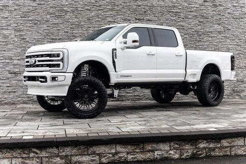 White 2023 Ford F-250 Platinum