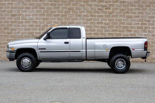 Silver 2001 Dodge Ram 3500