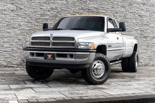 Silver 2001 Dodge Ram 3500