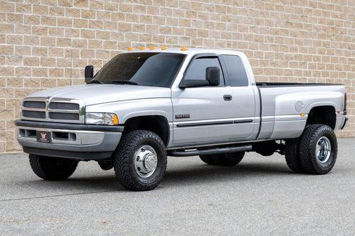 Silver 2001 Dodge Ram 3500