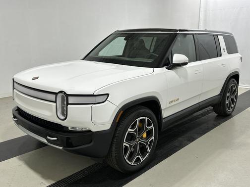 2023 Rivian R1S Adventure