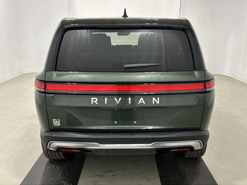 2023 Rivian R1S Adventure