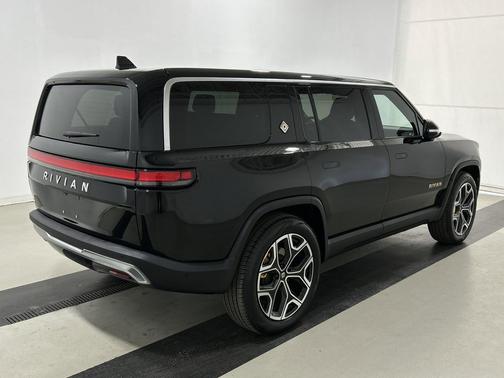Midnight 2024 Rivian R1S Adventure Quad Motor Large Pack